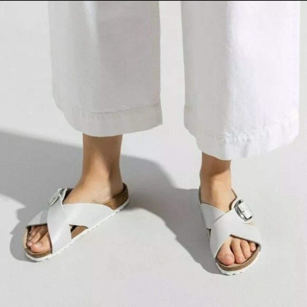 Birkenstock Siena size 11-11.5 / 42 Metallic Silver Suede Sandals Big Buckle